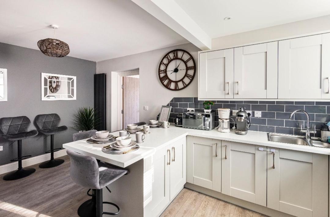 Luxury House 4 Ensuite Bedrooms, Free Parking ,wifi Casa vacanze *
